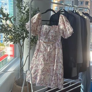 RW & Co Floral puff sleeve dress with tulle and keyhole